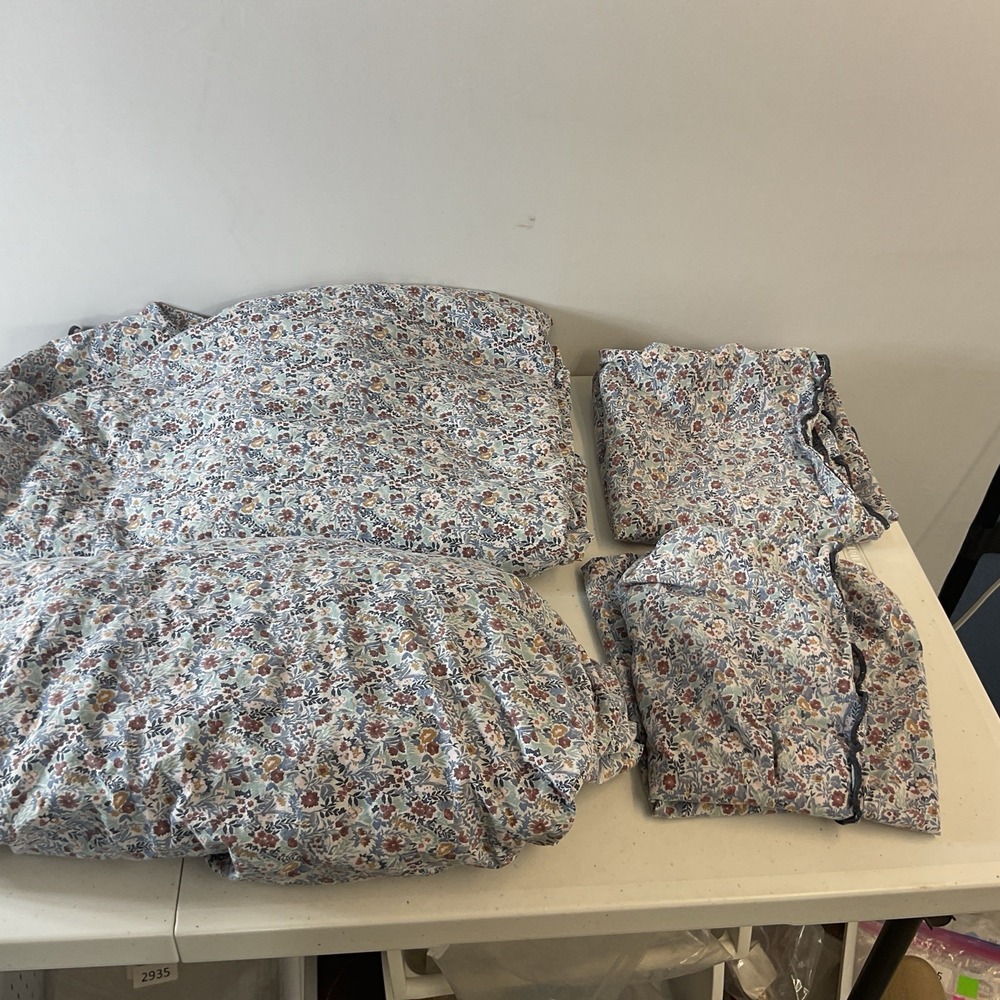 GARNET HILL King Sheet Set Flat, Fitted Pillow Cases Floral Scallop Top Cotton